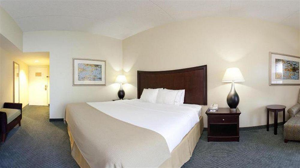 Holiday Inn Express Indianapolis Airport By Ihg Плейнфилд Экстерьер фото