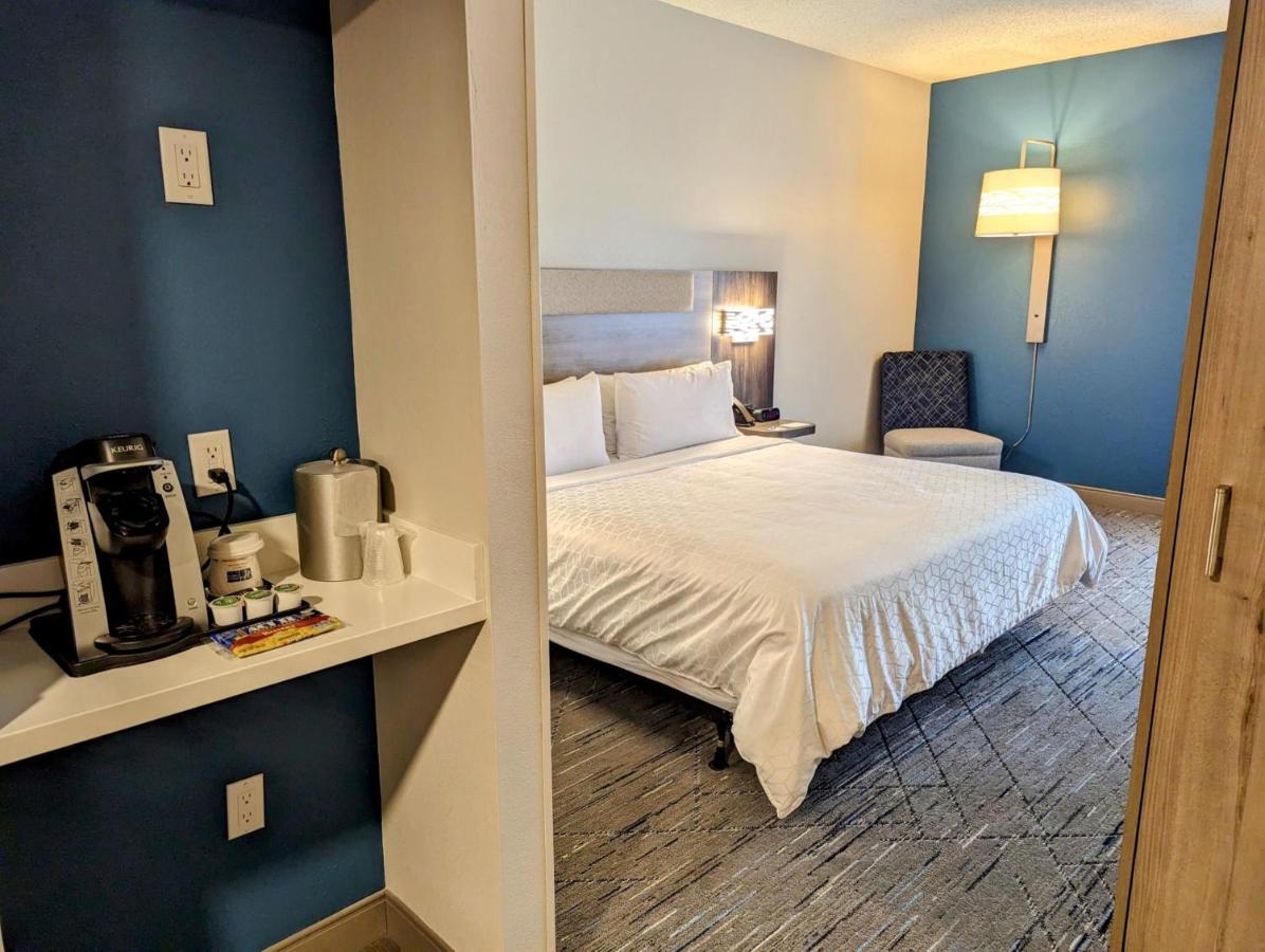 Holiday Inn Express Indianapolis Airport By Ihg Плейнфилд Экстерьер фото