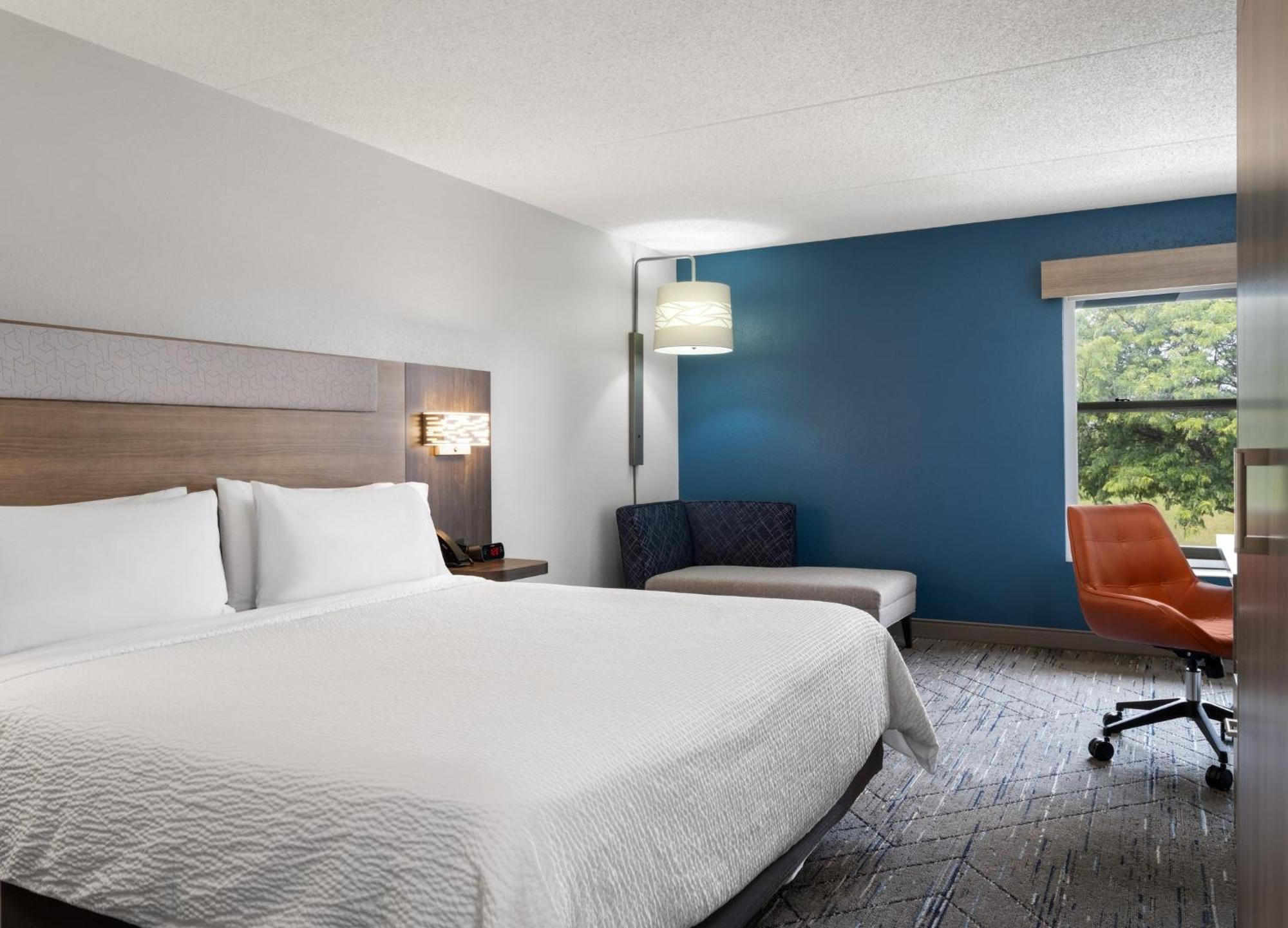 Holiday Inn Express Indianapolis Airport By Ihg Плейнфилд Экстерьер фото