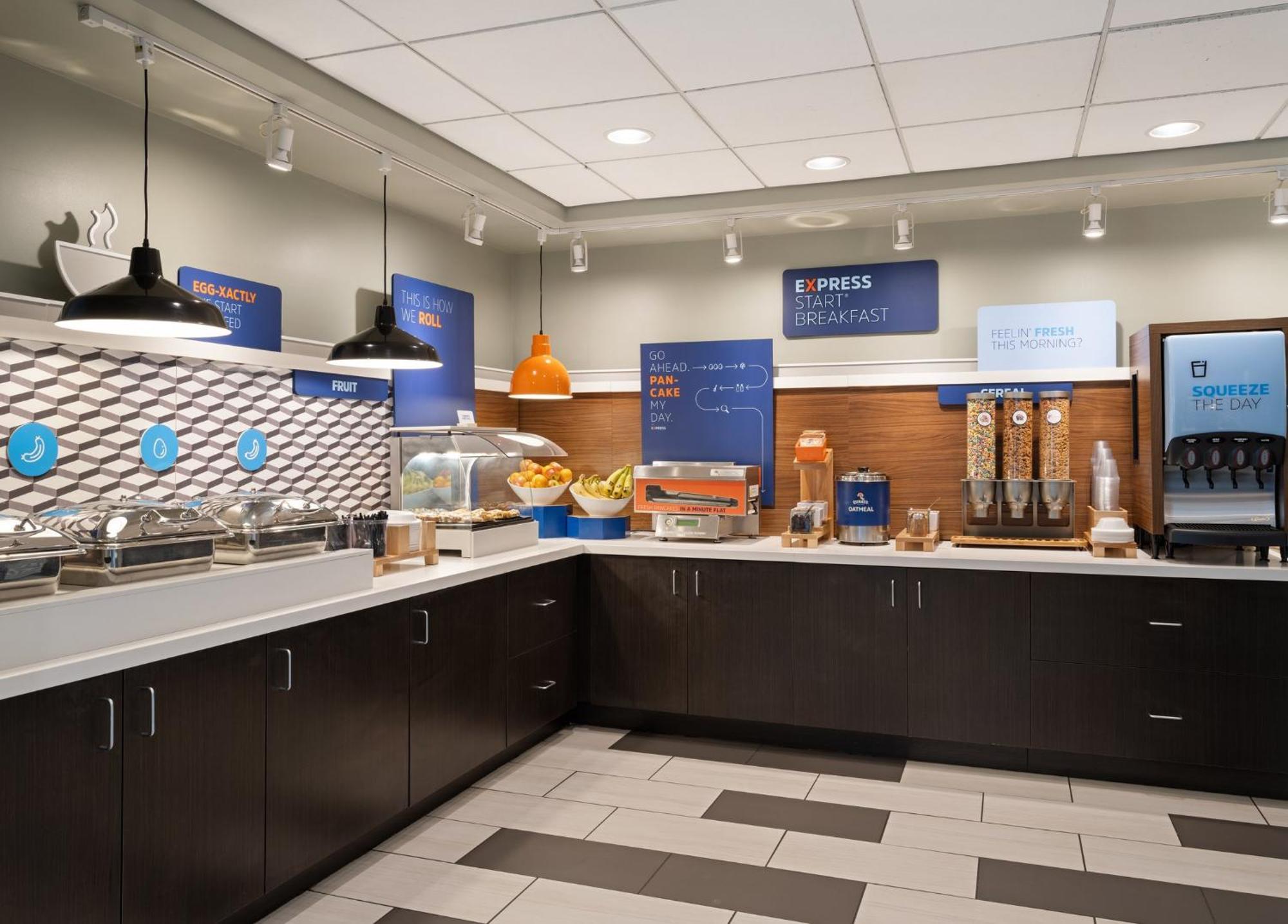 Holiday Inn Express Indianapolis Airport By Ihg Плейнфилд Экстерьер фото