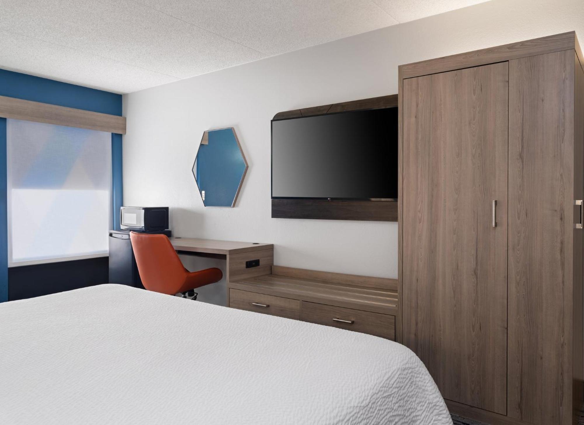 Holiday Inn Express Indianapolis Airport By Ihg Плейнфилд Экстерьер фото